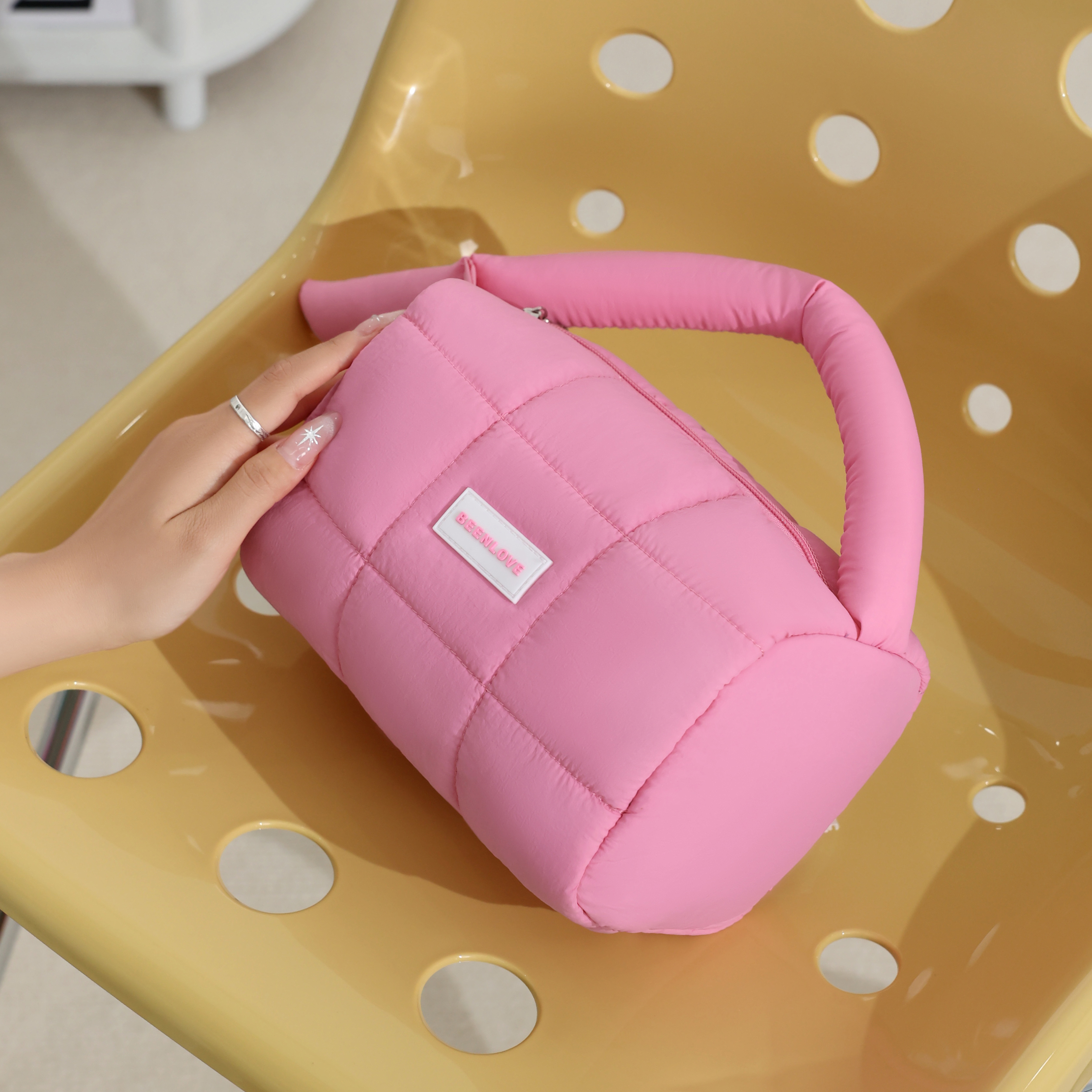 Custom Unisex Luxury Quilted Puffy Nylon Makeup Bag Zipper Closure Cosmetic Cosmetric Portable Outdoor Travel Tote Handbag