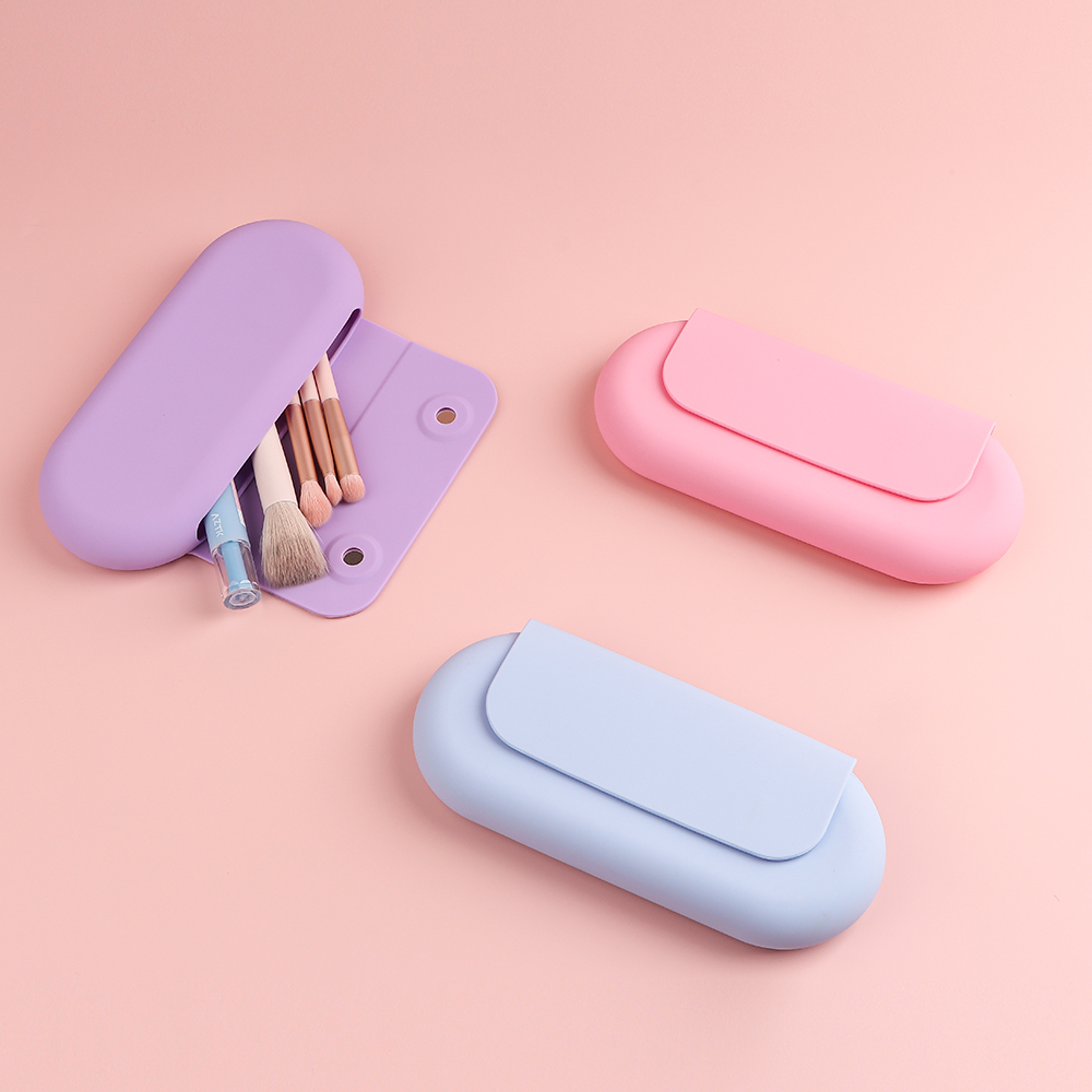 High Quality Design Magnetic Clasp Silicone Travel Cosmetic Bag Portable Makeup Bag Beauty Tools Makeup Brush Storage Bag