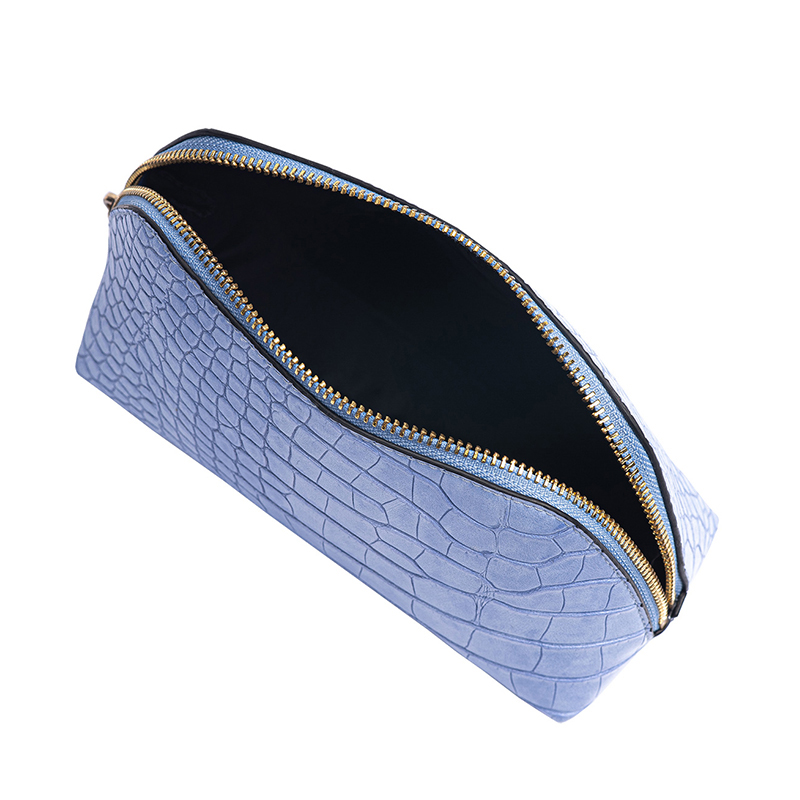 Luxury Vegan Crocodile Pattern PU Cosmetic Bag for Women High Quality Custom Logo Metal Zipper Closure High Capacity Fashion Bag