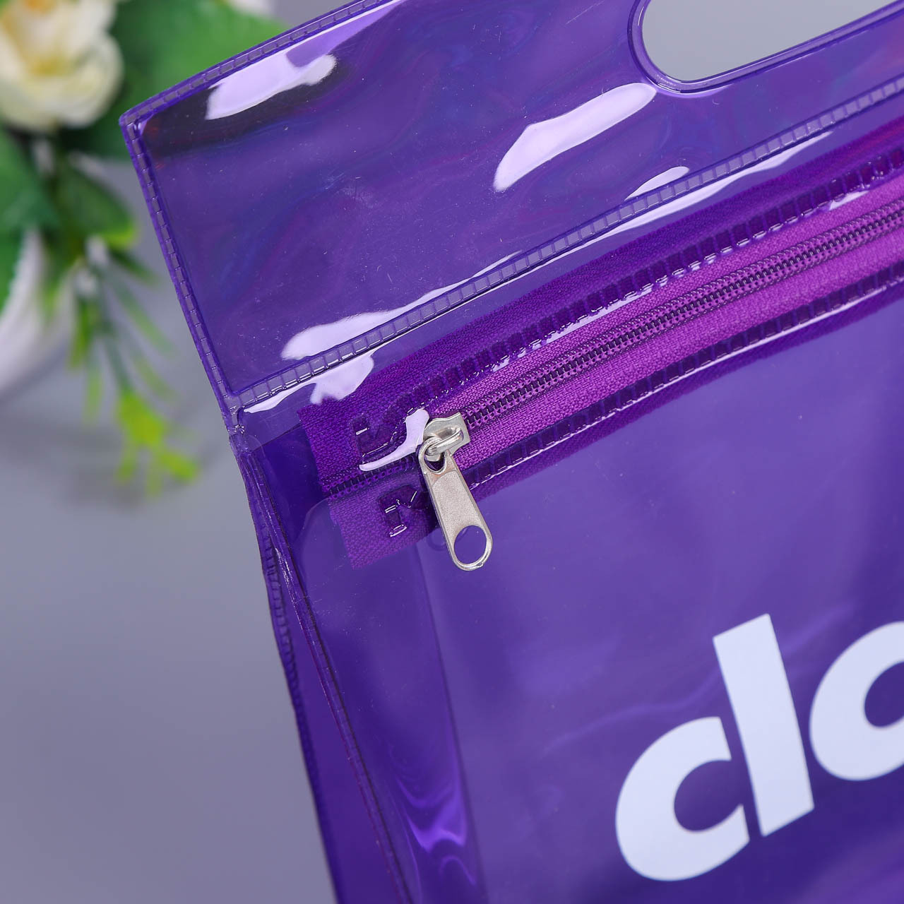 Hanging Transparent PVC Travel Makeup Bag with Customizable Size and Logo