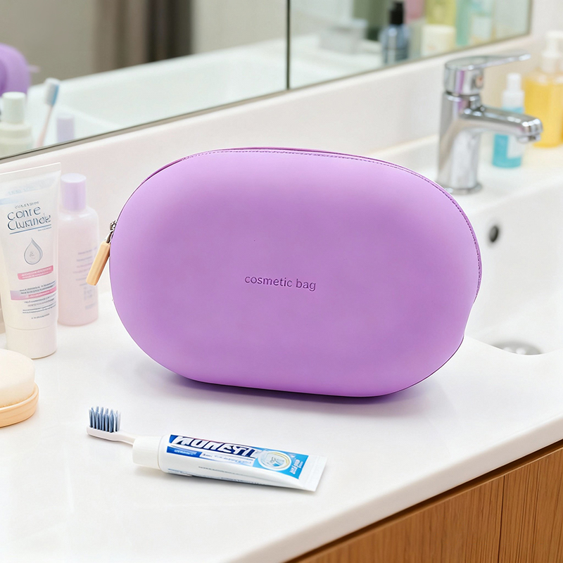 Factory Custom Reusable Silicone Buttery Soft Powdery Matte Travel Storage Pouch Beauty Toiletry Makeup Cosmetic Bags &amp; Cases