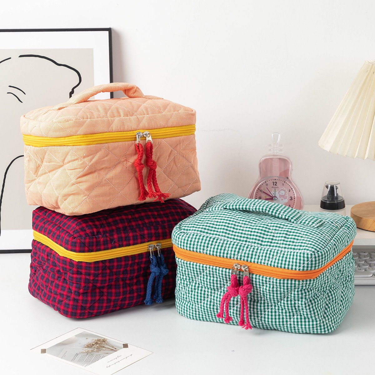 Wholesale Women's New Zipper Closure Polyester Breathable Minimalist Cosmetic Bag Large Capacity Travel Storage Bag