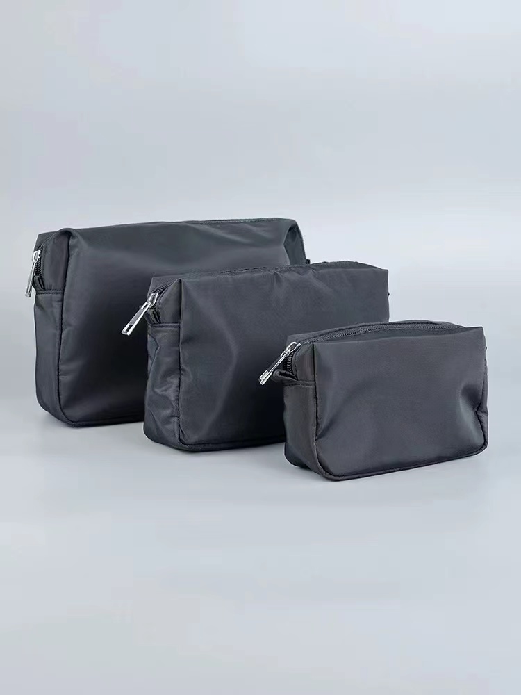 Eco Polyester Makeup Bag Nylon Cosmetic Bag Quilted Cosmetic Packaging Bags Customized