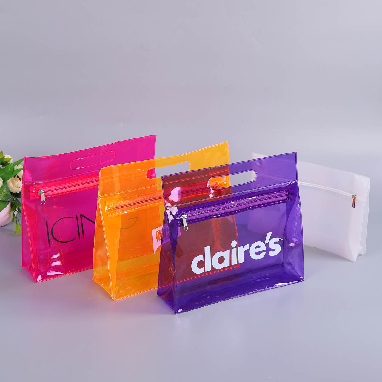 Hanging Transparent PVC Travel Makeup Bag with Customizable Size and Logo