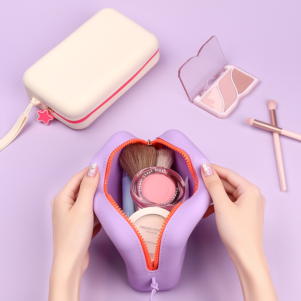 New Arrival Eco-Friendly Durable Fashion Silicone Makeup Bag Zipper Closure Travel Cosmetic Organizer Bag