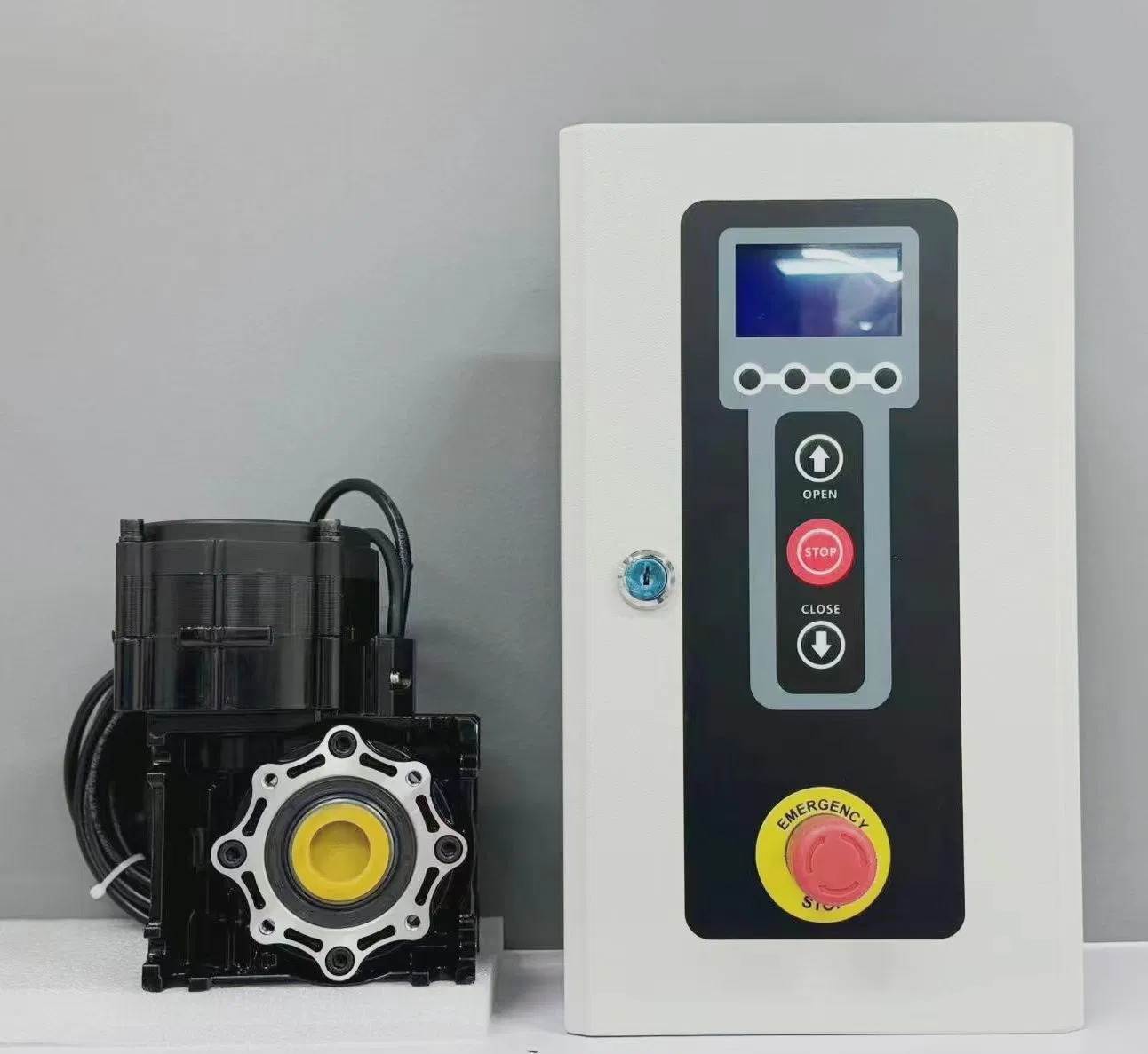 Sistema de Controle de Portão Rolante Industrial Inteligente para Segurança Aprimorada