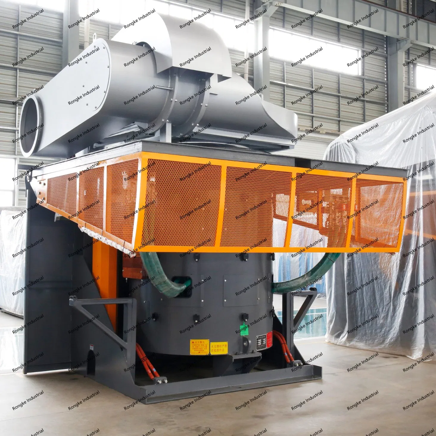 Sistema de Forno de Indução com Tecnologia Avançada de Torre de Resfriamento