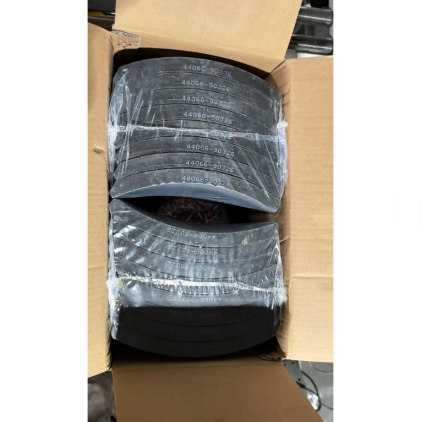 Heavy Duty Truck Brake Lining 15 14 Hole Rear Drum Brake Lining for Volvo FAW Sinotruk Dongfeng