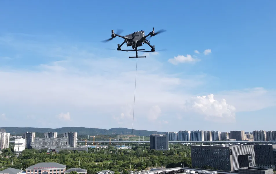 Tecnologia de Drone Atado