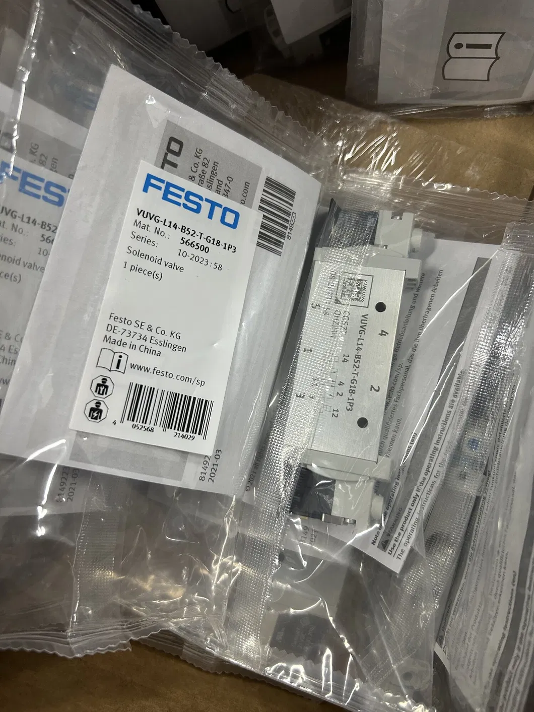 Válvula Solenoide Vuvg-L14-B52-T-G18-1p3 566500 Componentes Pneumáticos para a Alemanha Ponto Original
