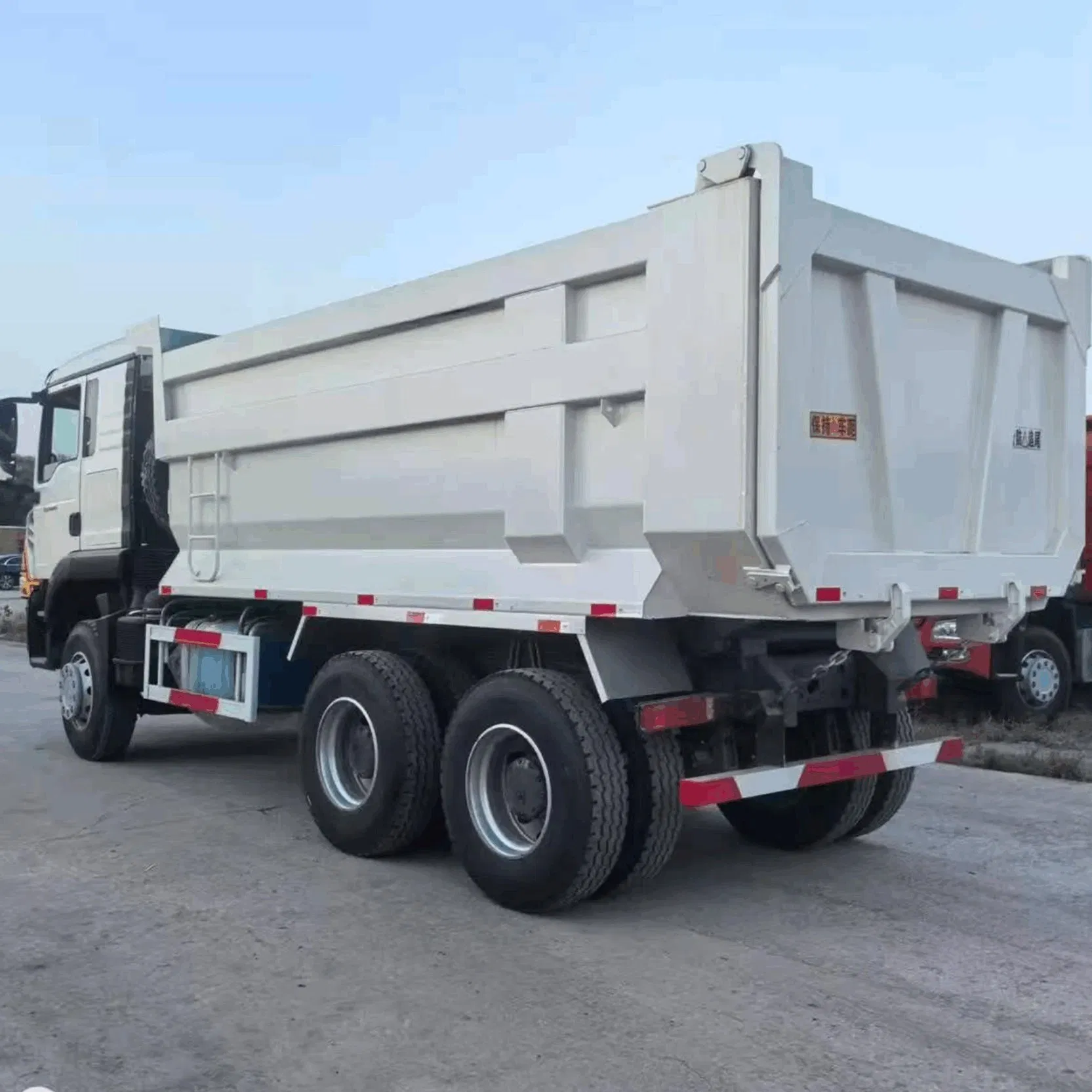 Caminhão basculante 6X4 HOWO 24V Sistema elétrico alternador de alta potência partida confiável em condições climáticas extremas