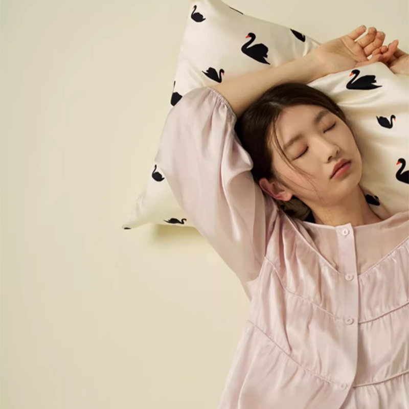 Customize Printed Silk Pillowcase Perfect for Summer