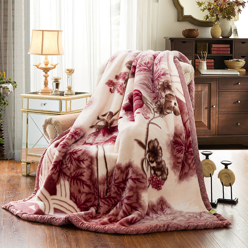 Customized Home Textile Deep Red Flannel Racheal Blanket Comfortable Double Coverlets Cozy Winter Bedding Bedroom Weighted Thickened Velvet Blanket