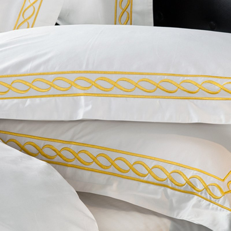 OEM/ODM Wholesale Luxury White Soft Duvets Covers 100%Cotton/Pure Silk Printed Bedsheet Comforter Set Home Bedroom Hotel Bedding