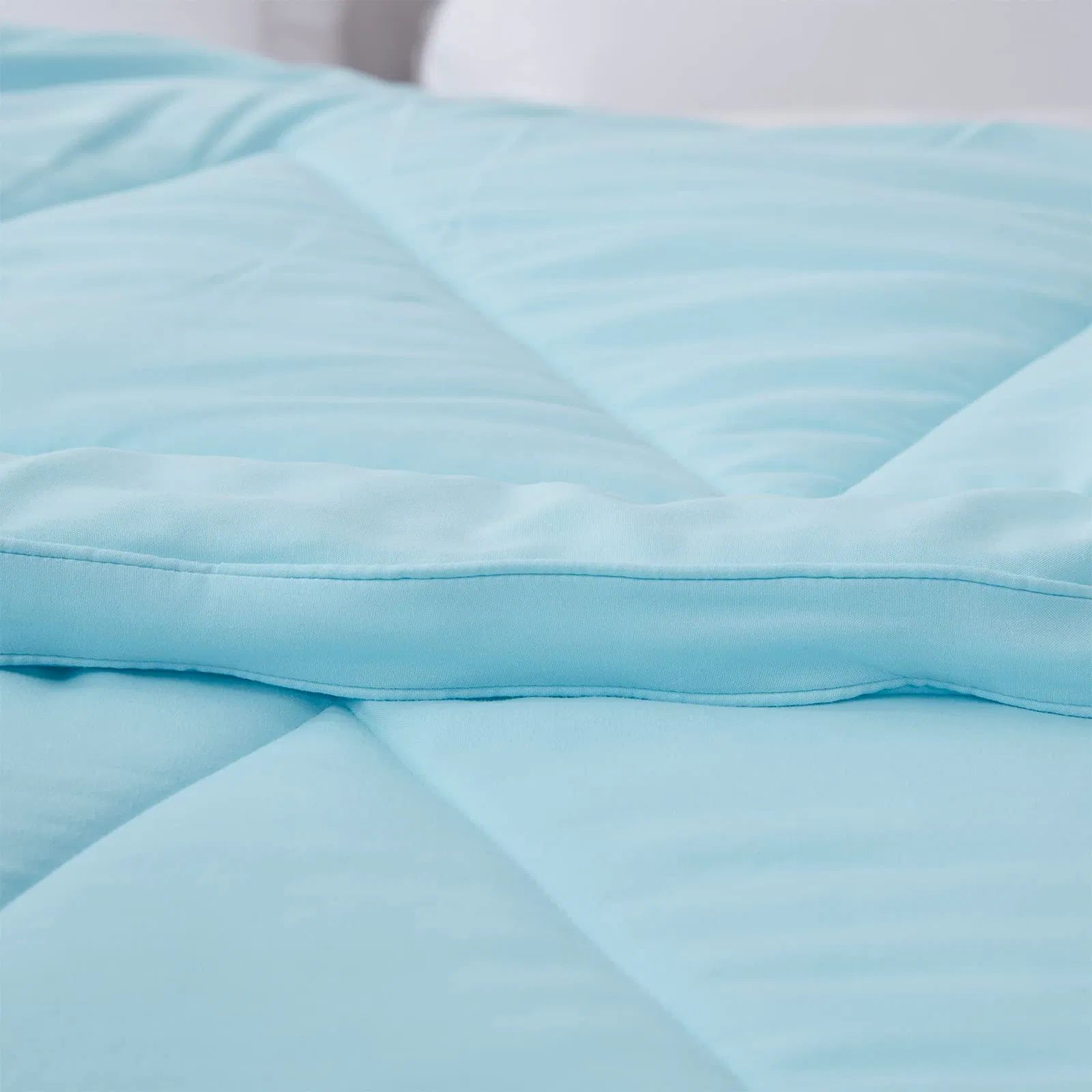 China Supplier Wholesale Lightweight Customized Color Ultra Soft Brushed Microfiber Down Alternative Polyester Fibefill Home / Hotel Bed Summer Comforter Duvet