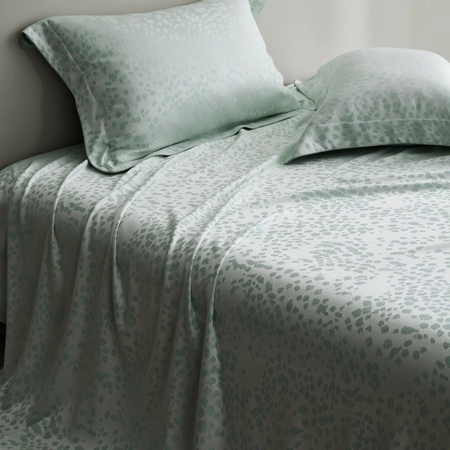 Organic Bamboo Fiber Yarn-Dyed Jacquard Flat Sheet Soft Cooling Mat Three-Piece Home Textile Bedding Bed Sheets Set Double Pillowcase Bed Sheets