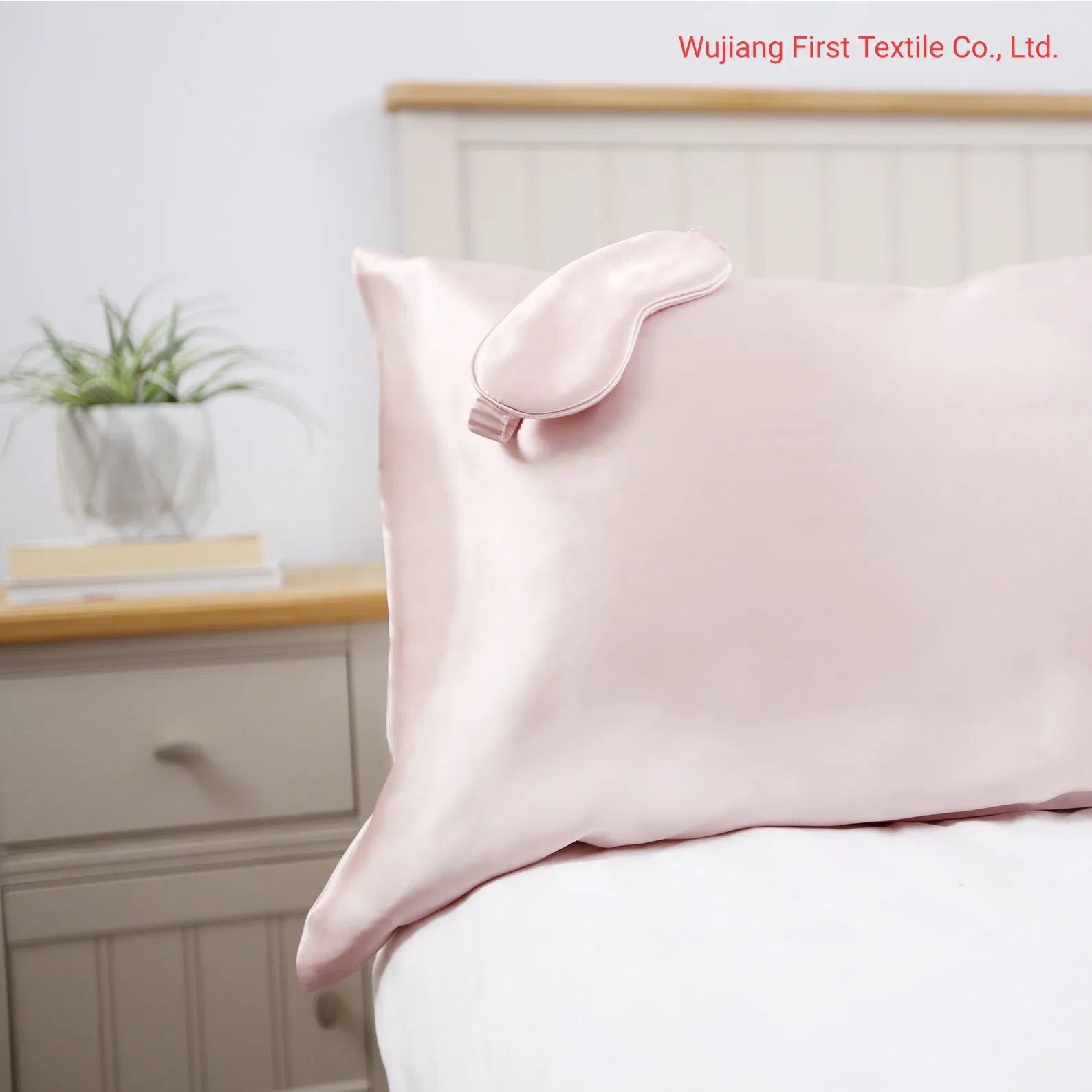 Wholesale Luxury Travel Hotel Home Office Customs 6A Grade 100% Mulberry Silk Satin 19mm 22mm Silk Pillowcase Gift Set with Eye Mask