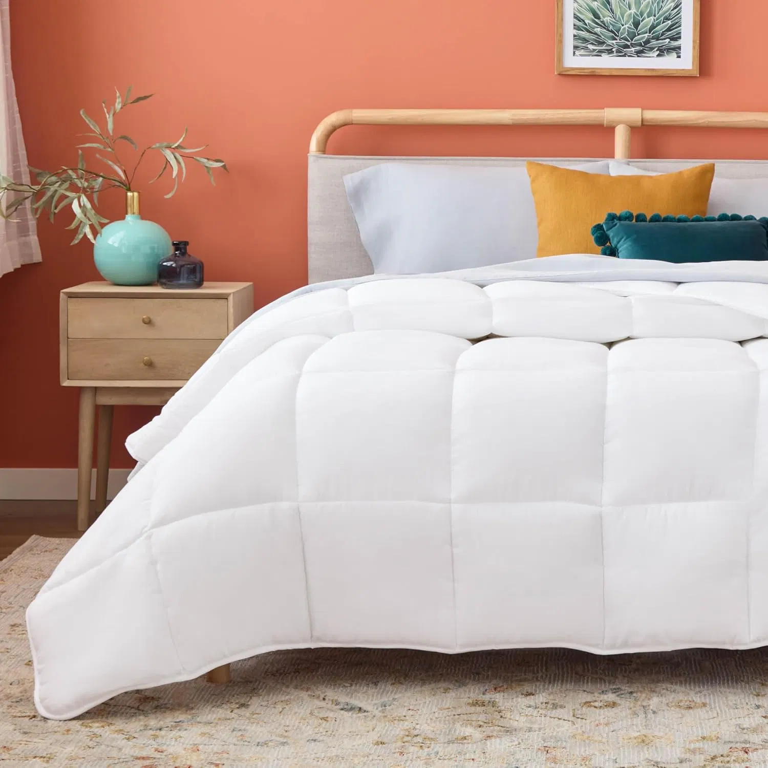 Luxurious White Down Alternative Duvet Insert with Stylish Box Stitching