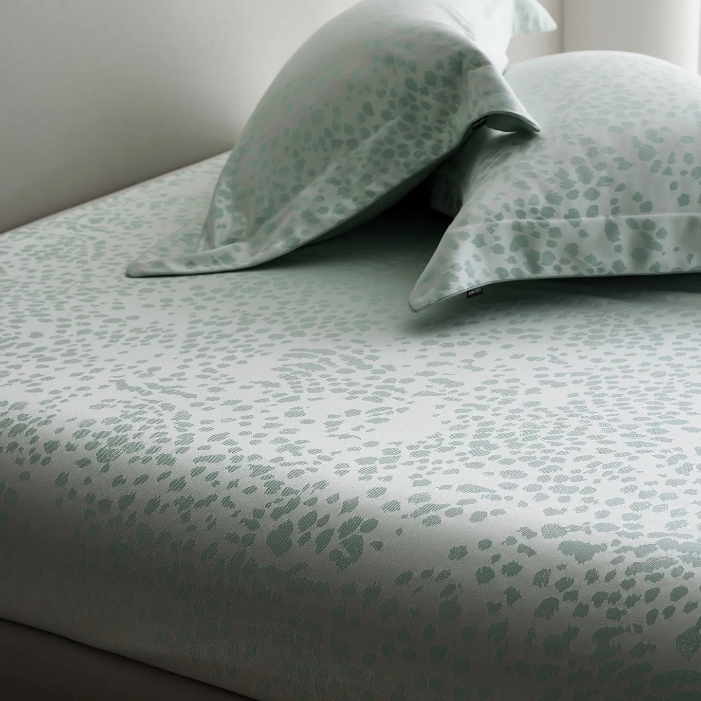 Organic Bamboo Fiber Yarn-Dyed Jacquard Flat Sheet Soft Cooling Mat Three-Piece Home Textile Bedding Bed Sheets Set Double Pillowcase Bed Sheets