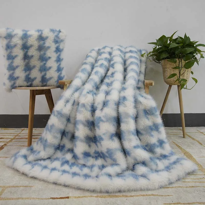 Fake Fur Blanket Detail 2