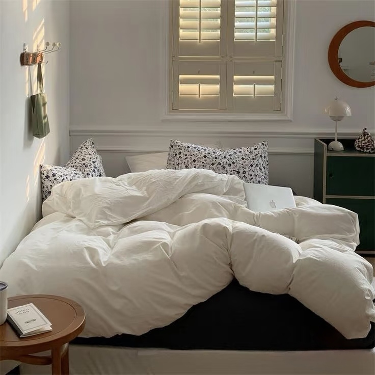 Modern Style Quilted Extra Fluffy Soft Queen Size Duvet Insert Cozy Luxury Down Alternative Bed Duvet Comforter All Season