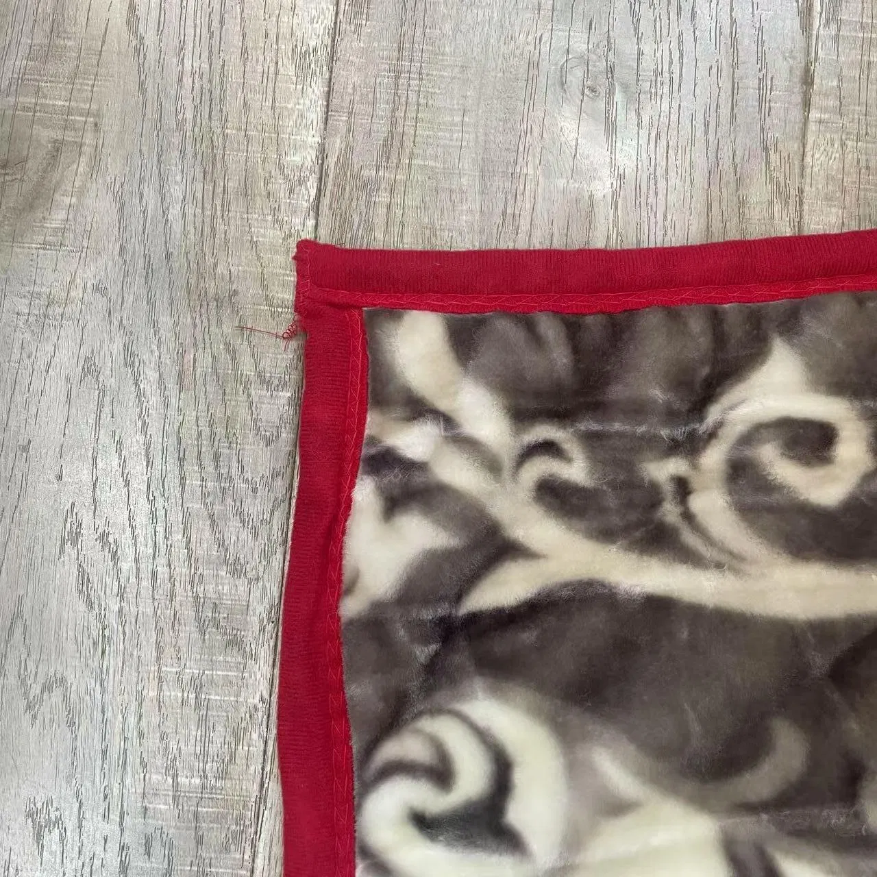 100% Polyester Hot Sale Super Soft Luxury Polyester Throw Soft Skin Friendly Microfiber Fleece Blanket Bed Sofa Baby Adult Blankets