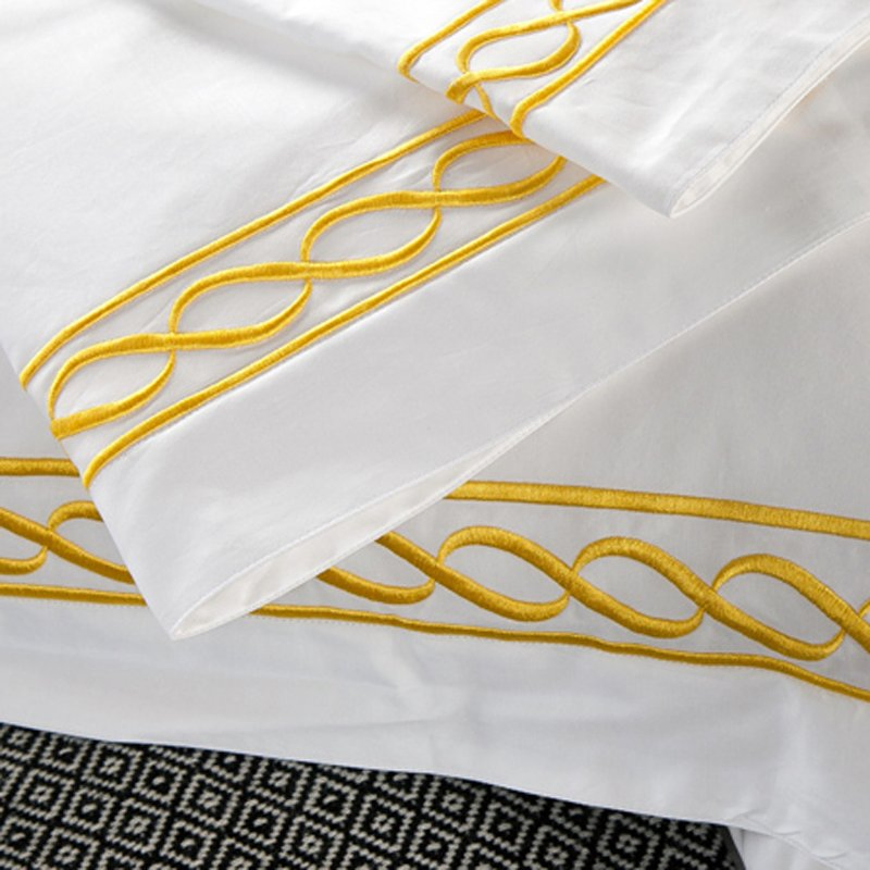 OEM/ODM Wholesale Luxury White Soft Duvets Covers 100%Cotton/Pure Silk Printed Bedsheet Comforter Set Home Bedroom Hotel Bedding