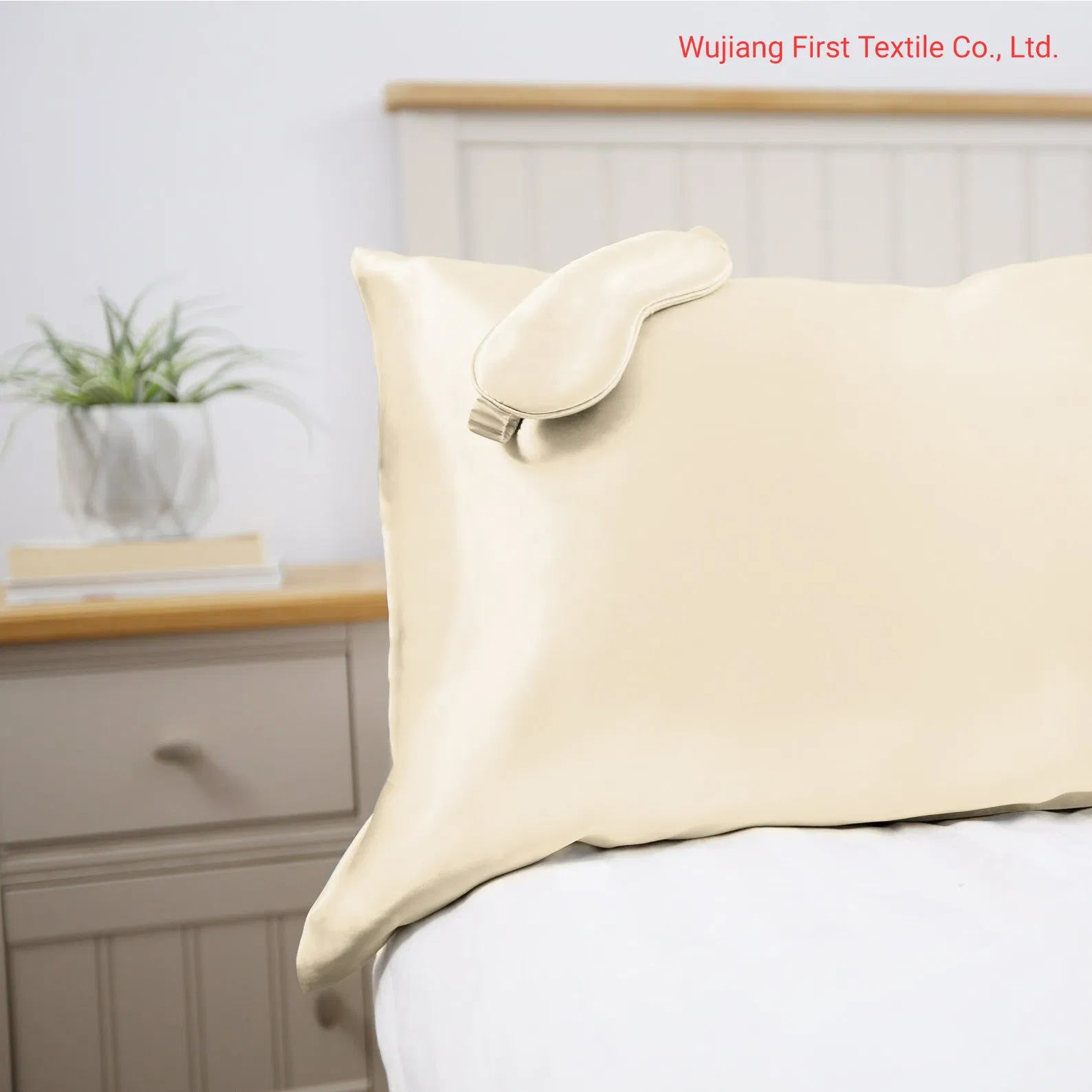 Wholesale Luxury Travel Hotel Home Office Customs 6A Grade 100% Mulberry Silk Satin 19mm 22mm Silk Pillowcase Gift Set with Eye Mask