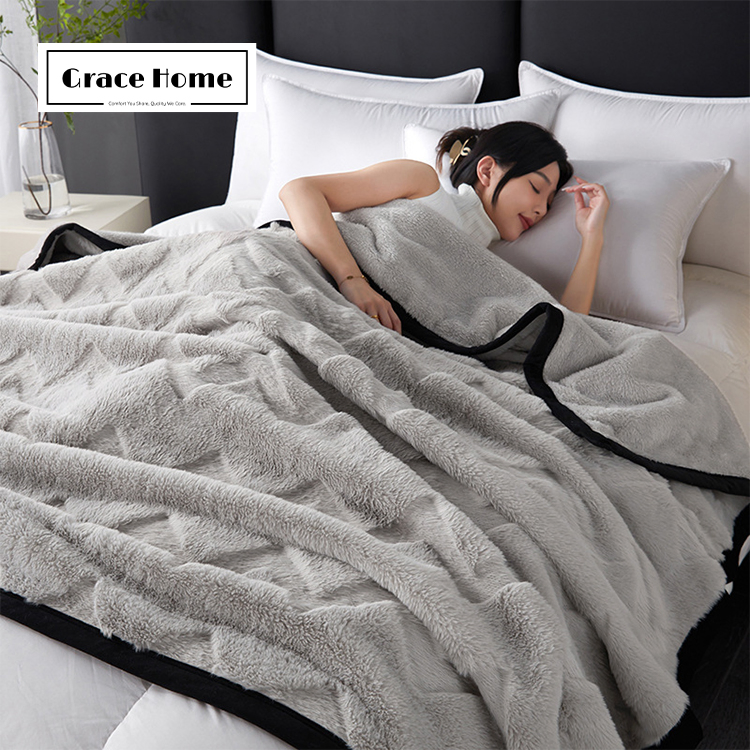 a Class Grade Super Warm Minky Soft Carving Faux Fur Blanket Weighted Blanket for Adults
