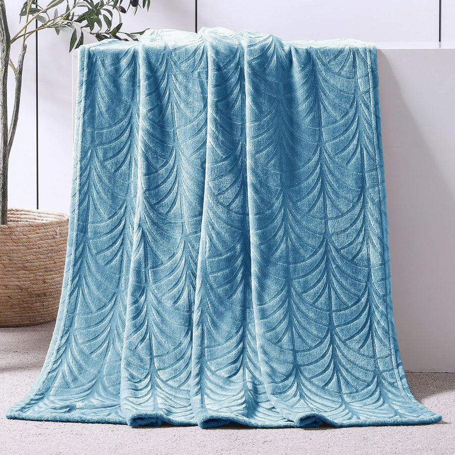 Super Soft Fluffy Fleece Blanket for Cozy Winter Nights