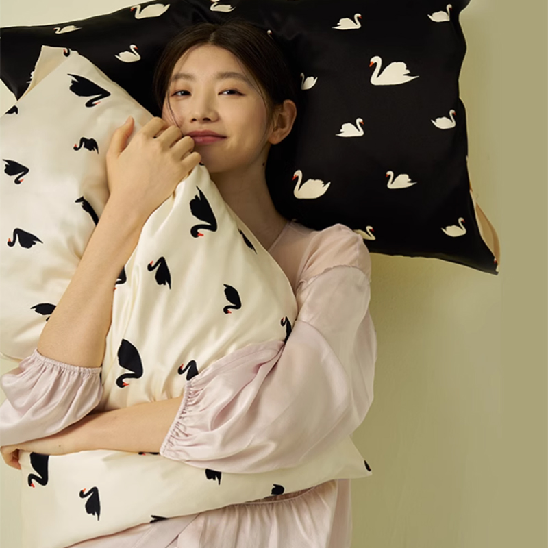 Customize Printed Silk Pillowcase Perfect for Summer