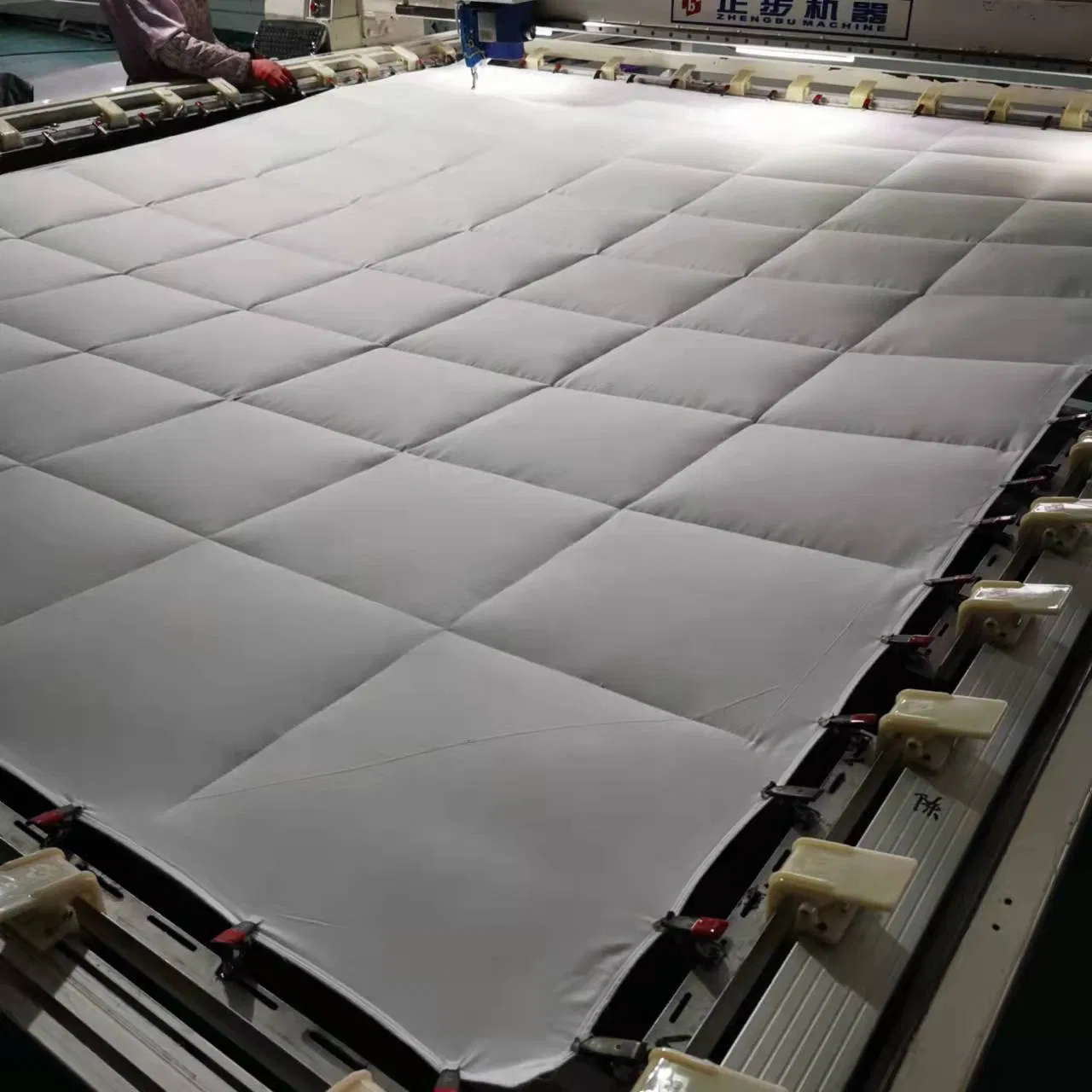 Lightweight Super Soft Brushed Microfiber Summer Duvet Insert, Down Alternative Comforter, Customized Box Pattern Design Polyester Bed Quilt Inner