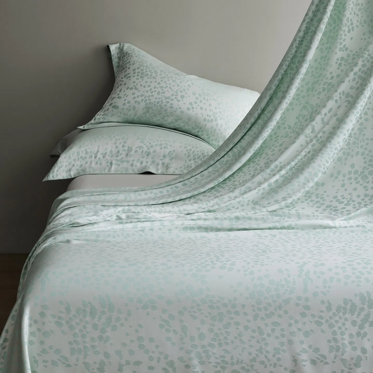 Organic Bamboo Fiber Yarn-Dyed Jacquard Flat Sheet Soft Cooling Mat Three-Piece Home Textile Bedding Bed Sheets Set Double Pillowcase Bed Sheets