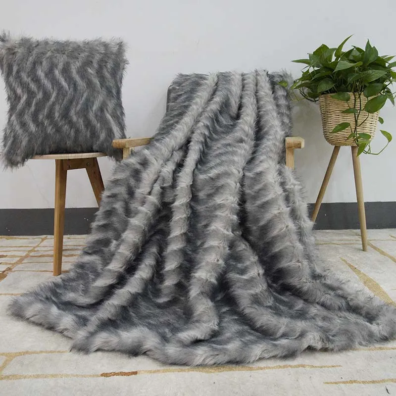 Fake Fur Blanket Detail 4