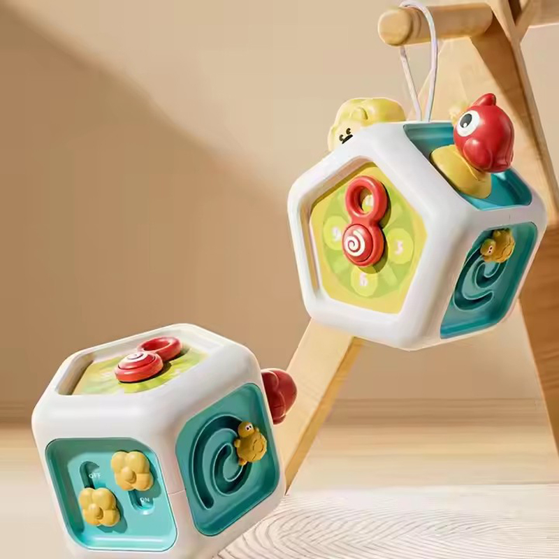 Brinquedo Sensorial de Bola Ocupada para Bebê com Leão em Cartoon