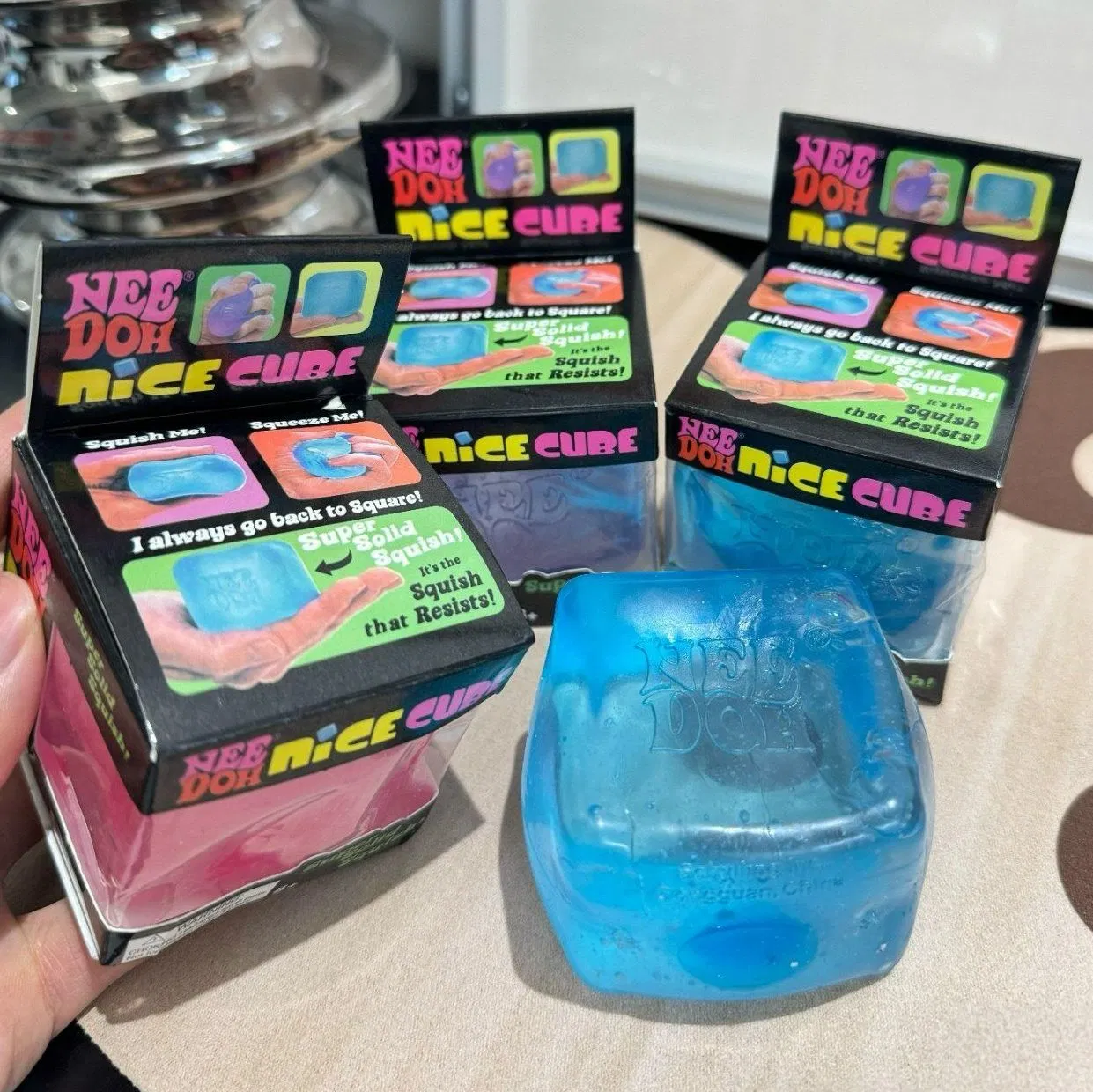 Brinquedo Sensorial Schylling Needoh Nice Ice Dumpling Baby, Brinquedo Squeeze Super Sólido, Brinquedos Squishy, Cubo Fidget Needoh, Alívio de Estresse