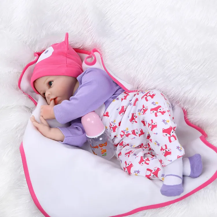 55cm Boneca Reborn de Silicone Realista de Menina Recém-Nascida com Brinquedos de Cachorro de Pelúcia Presentes Criativos para Crianças