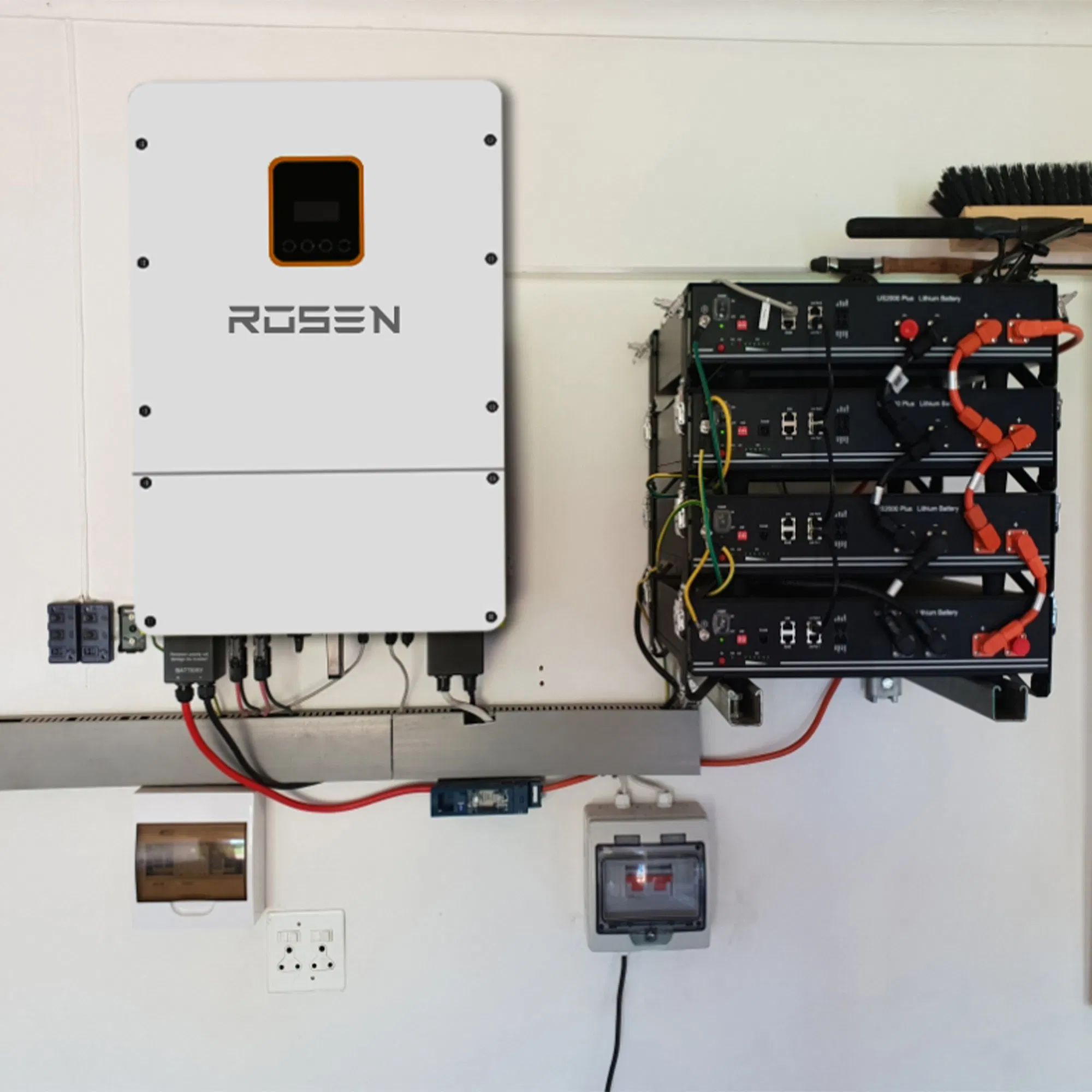 Best Selling Solar Inverter 5kw 8kw Hybrid Storage PV Inverter for Home Use