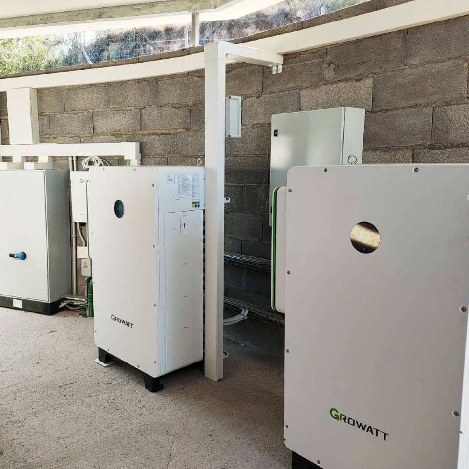 Growatt Wit 28kw 30kw 35kw 40kw 50kw 55kw Hybrid AC-Coupled 220V/208V Commercial Storage Inverter for Solar Power Energy System