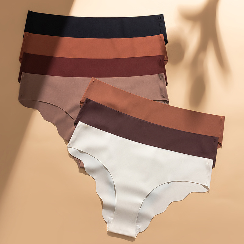 Hot Selling Women's Summer Sexy Ice Silk Underwear Traceless Panties Breathable Briefs Ladies Seamless Underpants