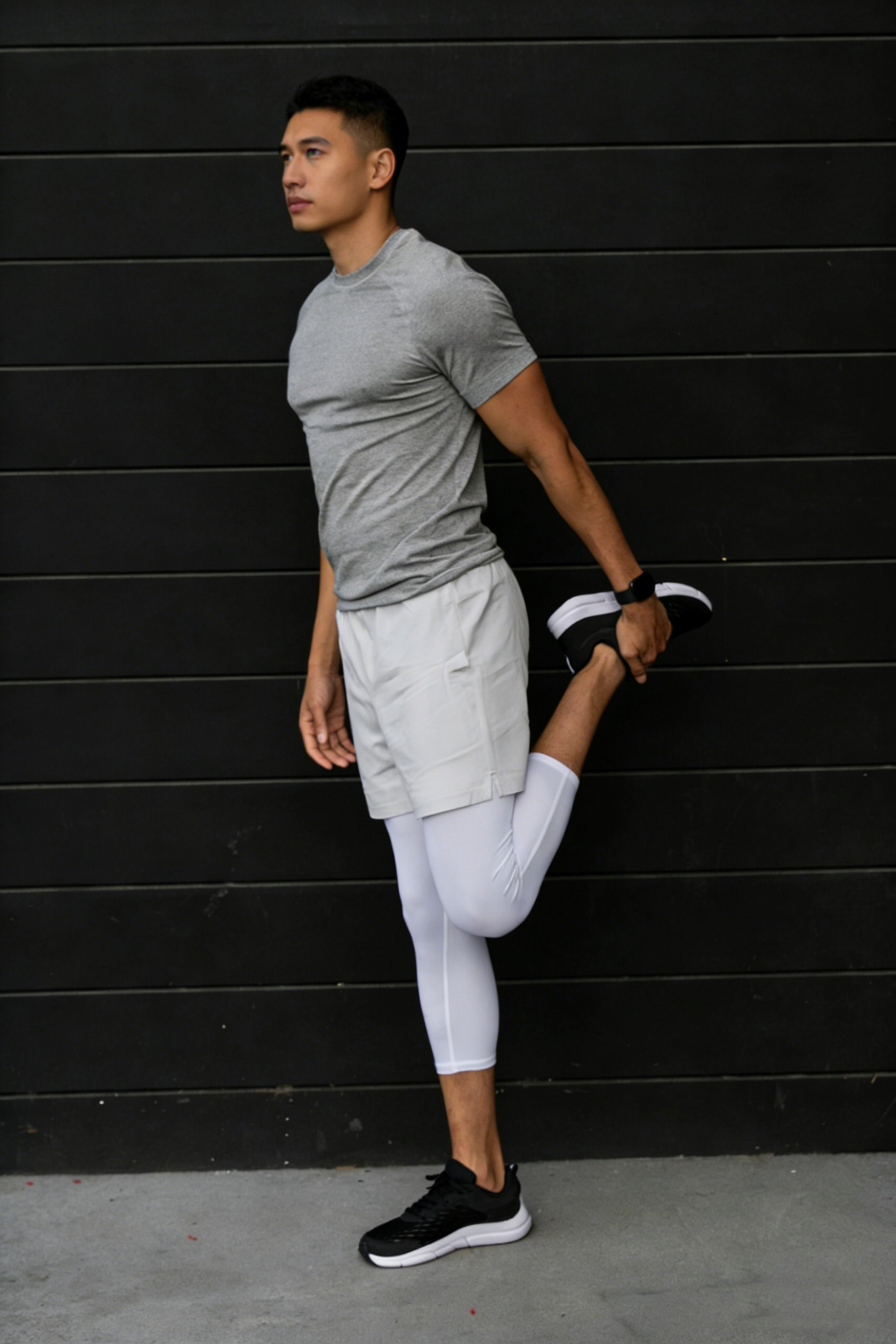 Men's Sport Compression Pants Tights 7/8 Sweat Wicking Anti Chafe Four Way Stretch with Side Pocket for OEM ODM