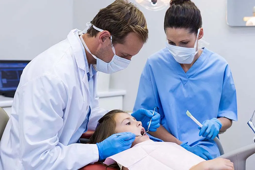 Dentist Bib Usage