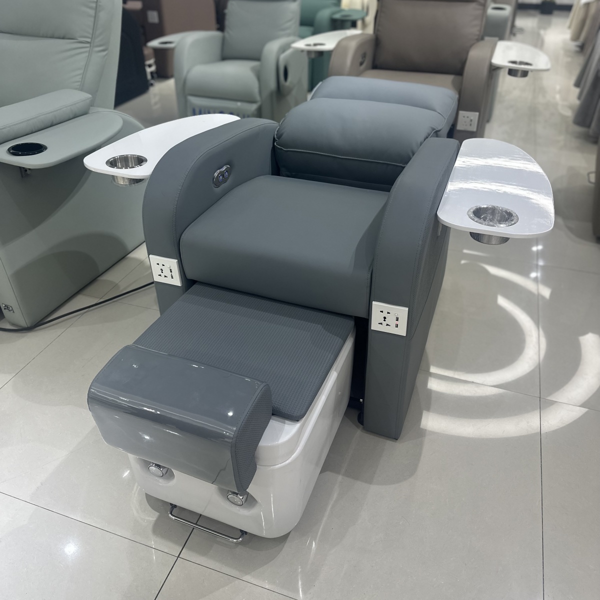Chaise Manucure Spa Massaging Pedicure Chair Set Silla Para Comfortable Full Body Manicure PU Leather Massage Pedicure Chairs