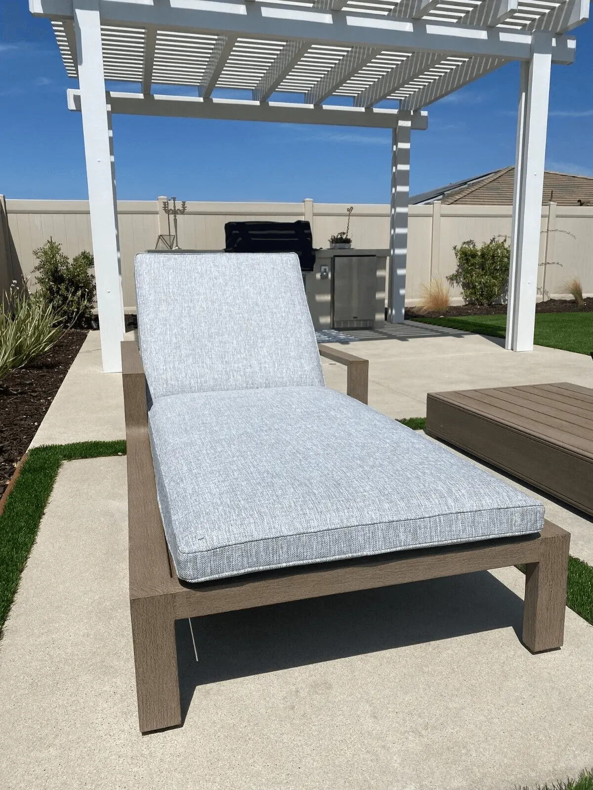 ODM Outdoor Luxury Sun Lounger – High-Quality Teak Wood Lounge Chair Manufacturer, Supplier