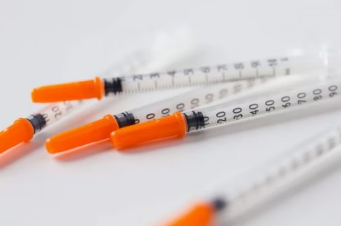 High - Precision 100 - Piece Insulin Syringe Kit: 30gauge, 0.5ml &amp; 1cc Sizes, Terumo - Like Easy Touch for U100 Insulin Administration
