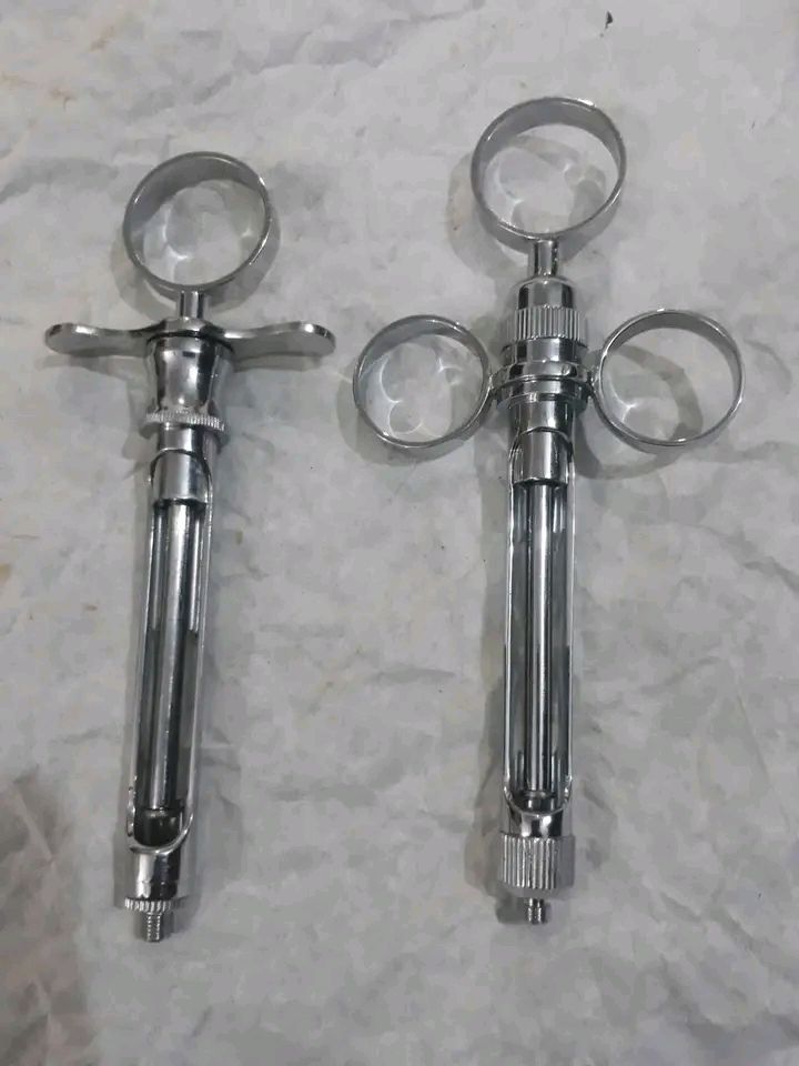 Professional Dental Self Aspirating Manual Anesthesia Syringe German Stainless Steel Reusable Ergonomic Design Class I 3 Years