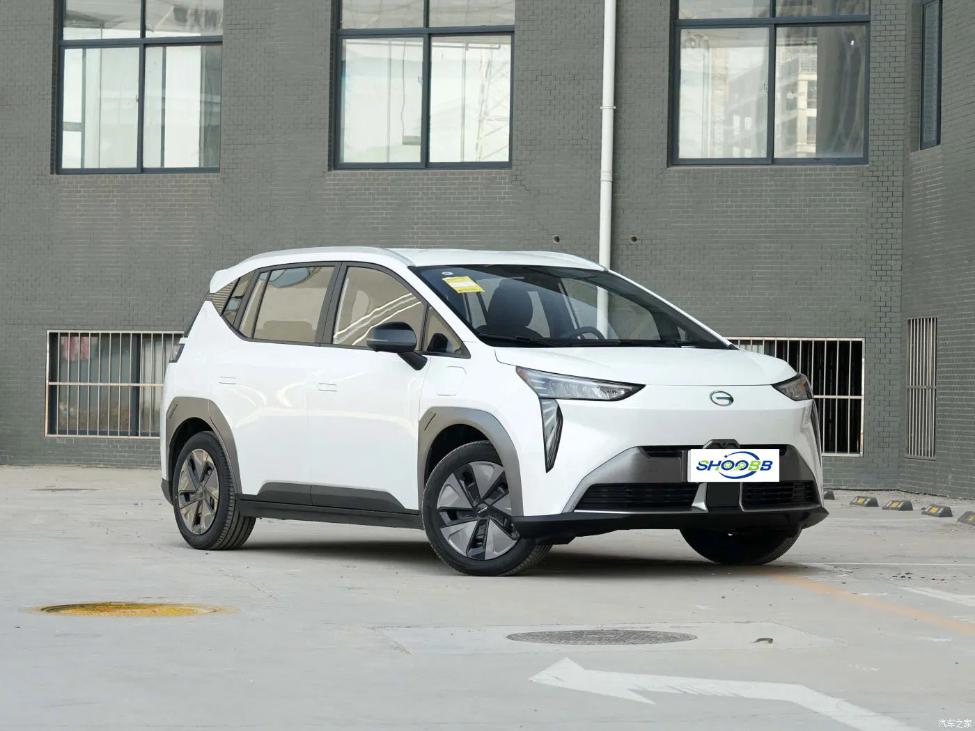 Amazing Price Rhd Charging Car Aion Y Fully Electric Vehicle with Ecc