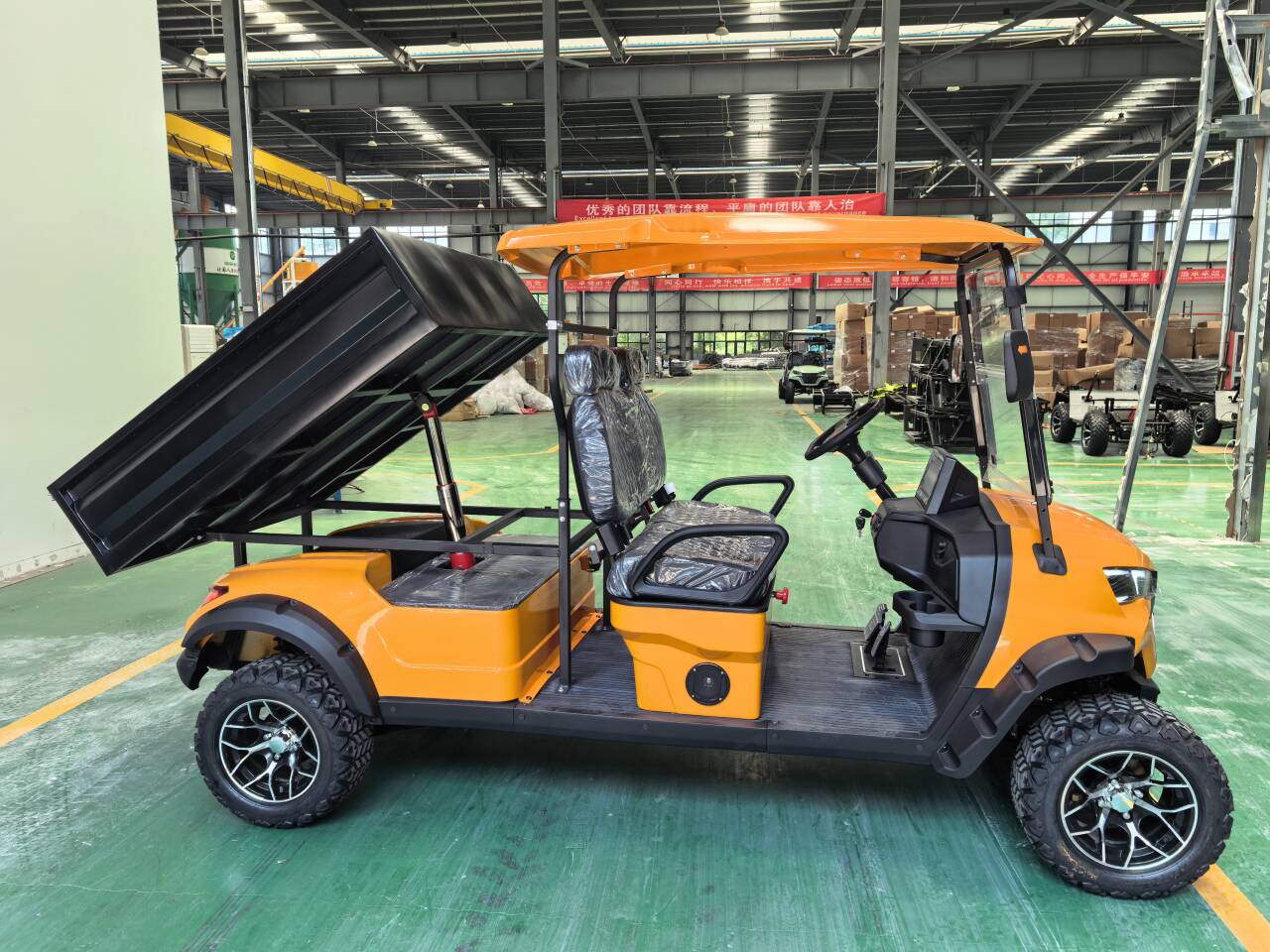 2 Seater Dump Golf Cart with Tilting Box, Hotel Resort Electric Shuttle
