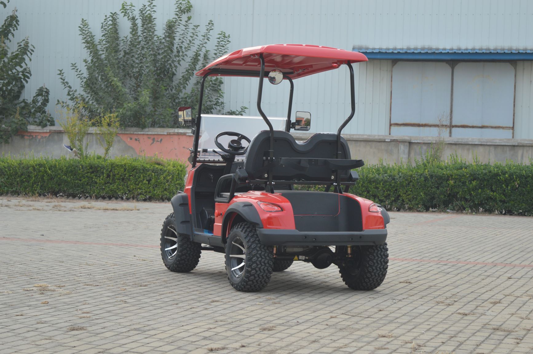 High Quality Smart Fast Charging Red 2-Seat Electric Golf Cart with Smart Controller for Hotel Reception Golf Club