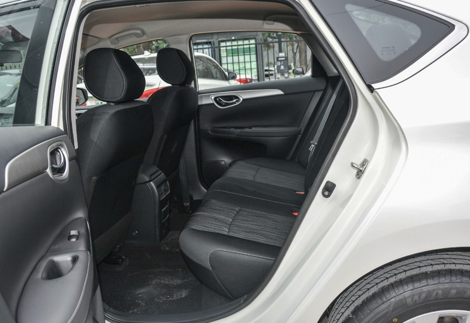 Eco-Friendly Sylphy Electric Vehicle with Advanced Hybrid Technology